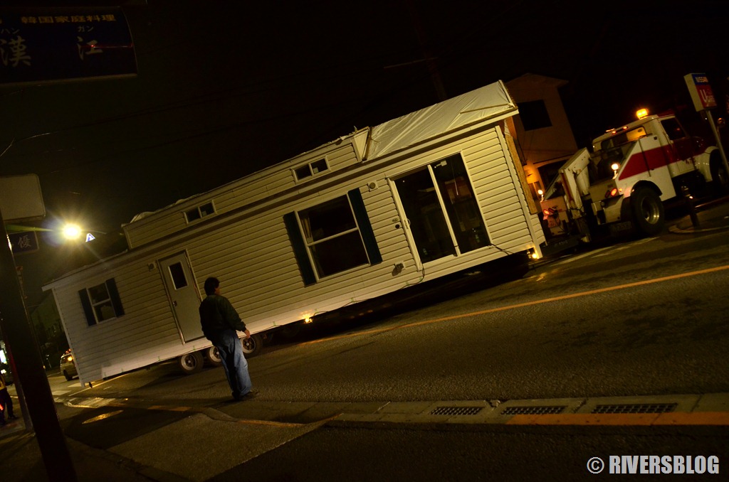 夜が来る! -Square of the MOON- Tシャツ Lサイズ アメリカから家が届きました。』トレーラーハウス搬入！Mobile home